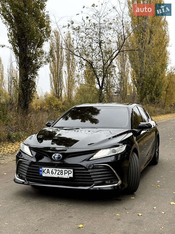 Седан Toyota Camry 2023 в Киеве фото 27 Седан Toyota Camry 2023 в Киеве