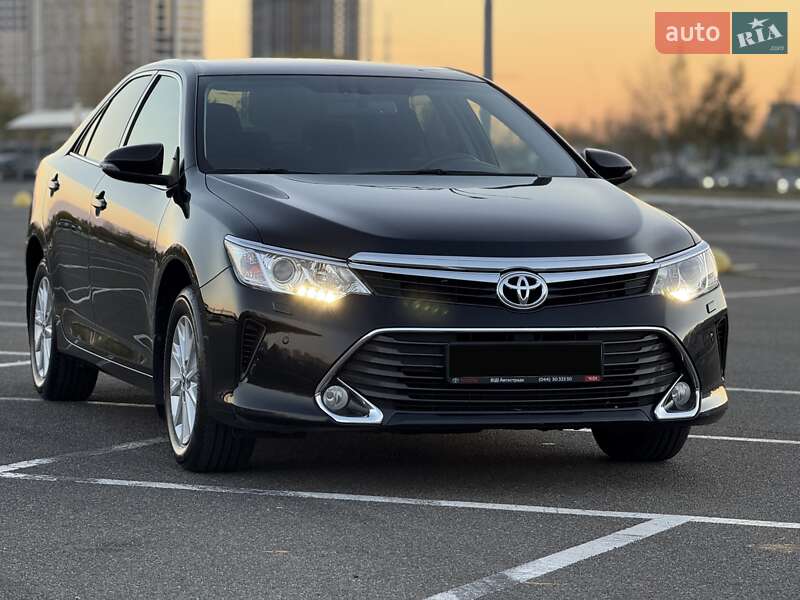 Седан Toyota Camry 2017 в Киеве фото 4 Седан Toyota Camry 2017 в Киеве