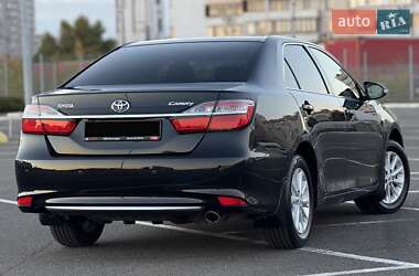 Седан Toyota Camry 2017 в Києві