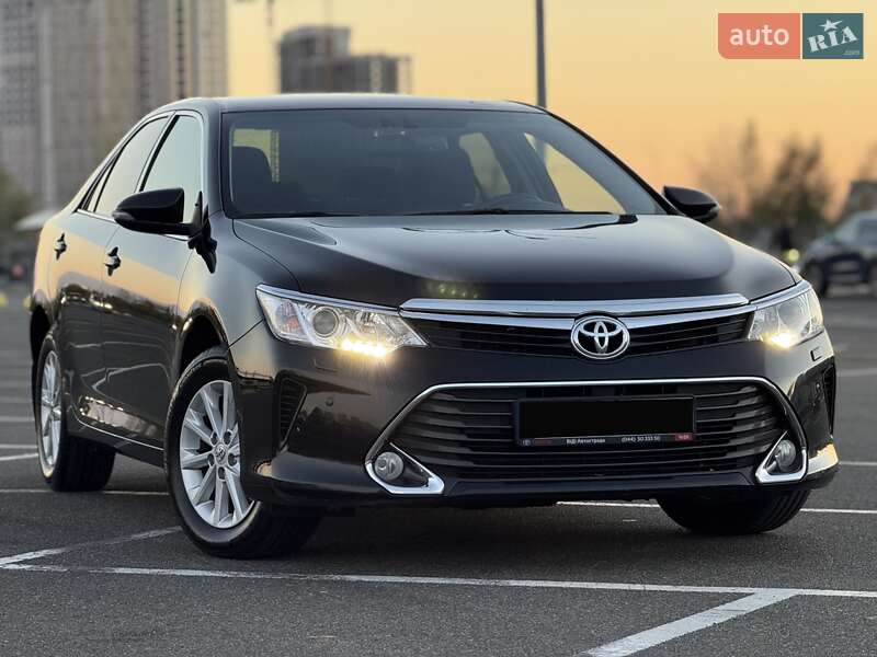Седан Toyota Camry 2017 в Киеве фото 17 Седан Toyota Camry 2017 в Киеве