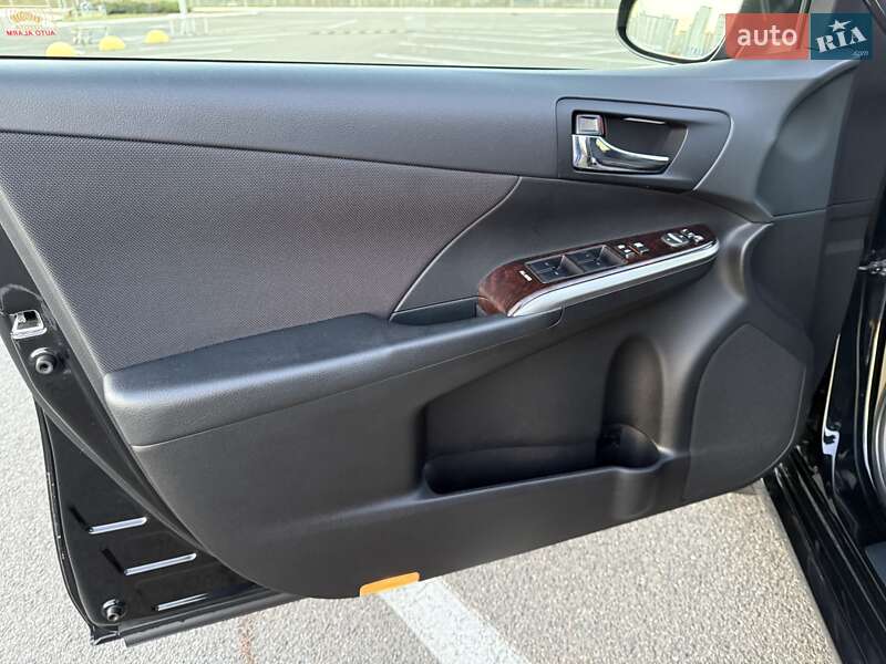 Седан Toyota Camry 2017 в Киеве фото 26 Седан Toyota Camry 2017 в Киеве
