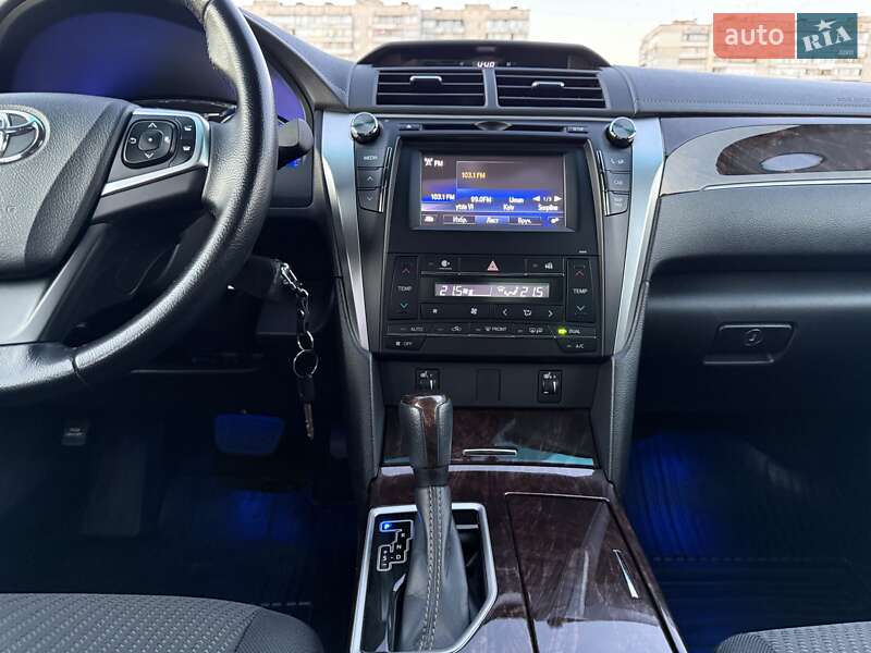 Седан Toyota Camry 2017 в Киеве фото 35 Седан Toyota Camry 2017 в Киеве
