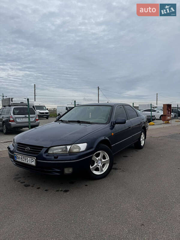 Седан Toyota Camry 1997 в Одессе