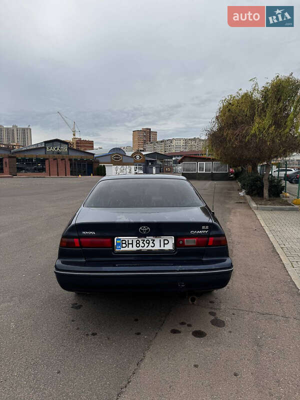 Седан Toyota Camry 1997 в Одессе