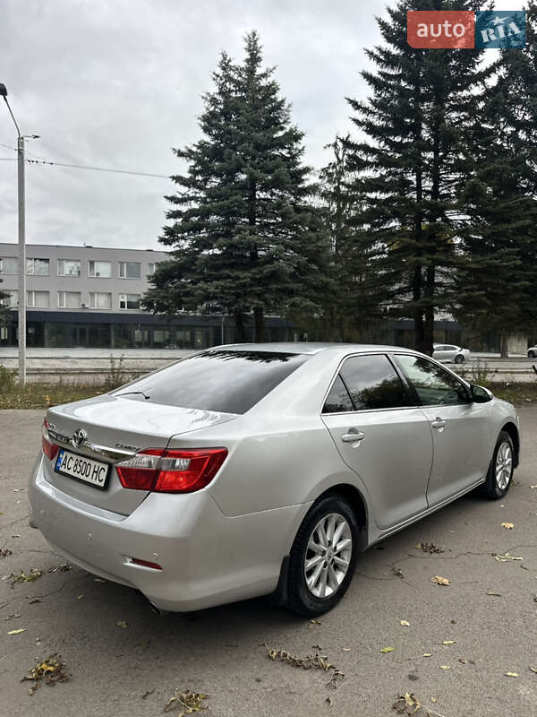 Седан Toyota Camry 2012 в Луцке