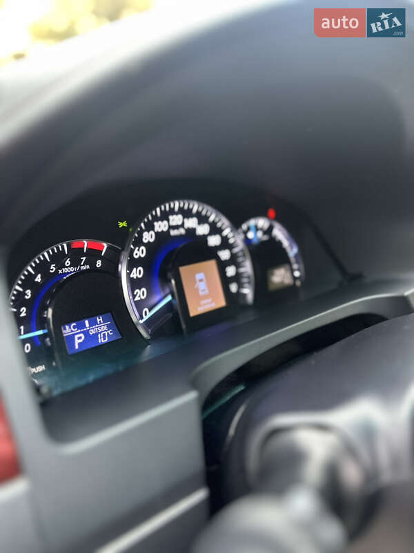 Седан Toyota Camry 2012 в Луцке