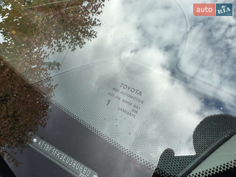 Седан Toyota Camry 2014 в Киеве