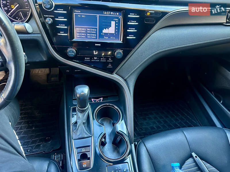 Седан Toyota Camry 2020 в Києві