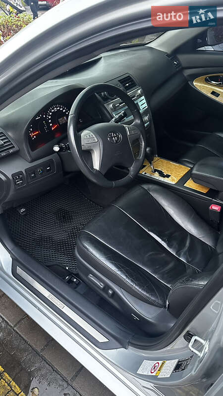 Седан Toyota Camry 2007 в Киеве