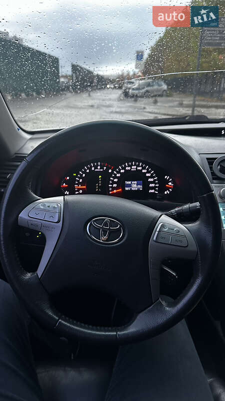 Седан Toyota Camry 2007 в Киеве