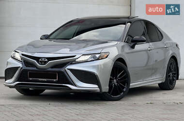 Седан Toyota Camry 2023 в Киеве