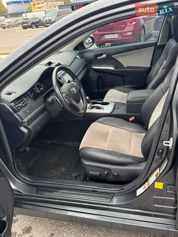 Седан Toyota Camry 2012 в Киеве