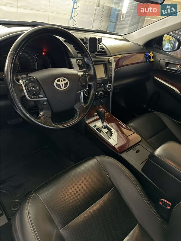 Седан Toyota Camry 2014 в Киеве фото 6 Седан Toyota Camry 2014 в Киеве