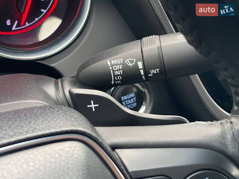 Седан Toyota Camry 2018 в Киеве фото 26 Седан Toyota Camry 2018 в Киеве