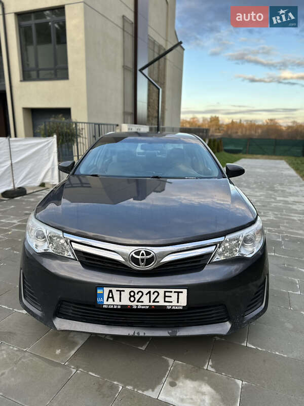 Седан Toyota Camry 2012 в Львове
