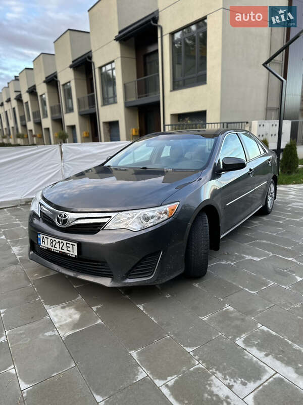 Седан Toyota Camry 2012 в Львове
