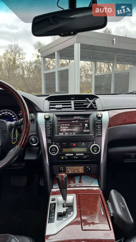 Седан Toyota Camry 2014 в Киеве