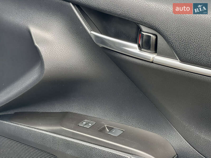 Седан Toyota Camry 2021 в Києві фото 24 Седан Toyota Camry 2021 в Києві