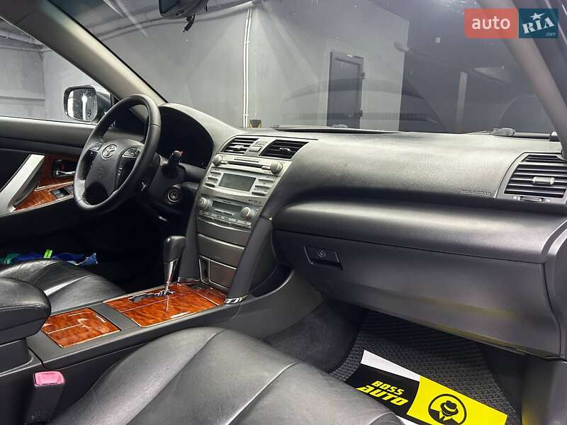 Седан Toyota Camry 2008 в Черновцах