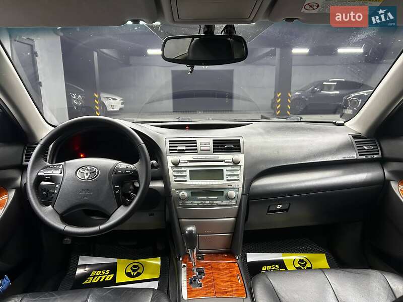 Седан Toyota Camry 2008 в Черновцах