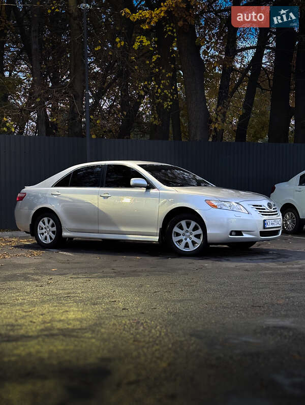 Седан Toyota Camry 2008 в Броварах