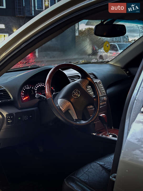 Седан Toyota Camry 2008 в Броварах