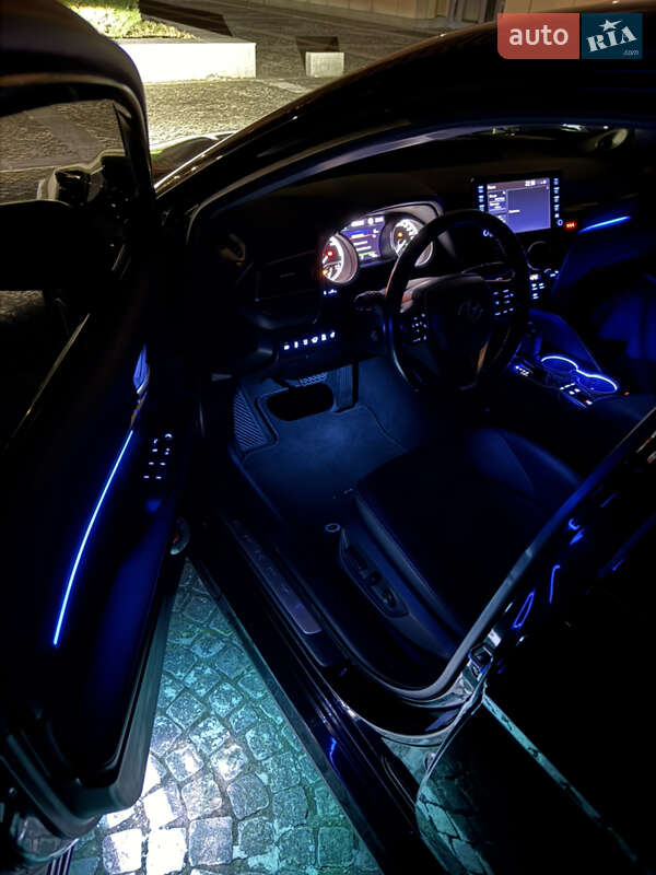 Седан Toyota Camry 2022 в Днепре