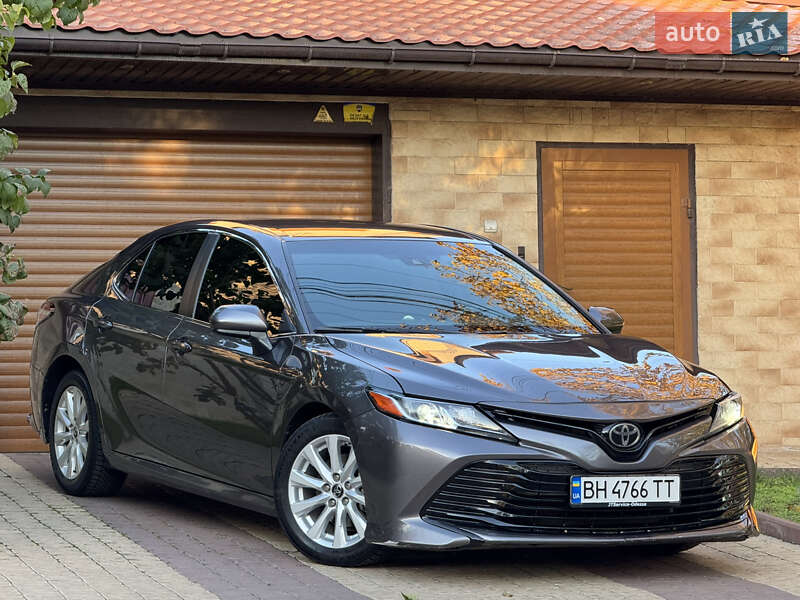 Седан Toyota Camry 2017 в Одессе