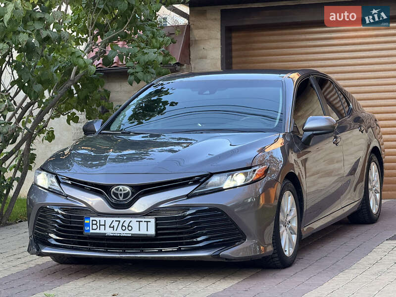 Седан Toyota Camry 2017 в Одессе