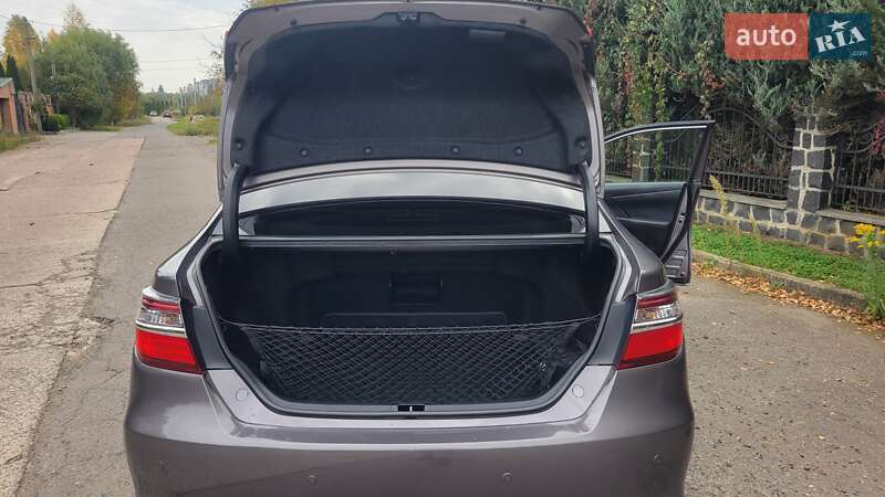 Седан Toyota Camry 2016 в Луцьку