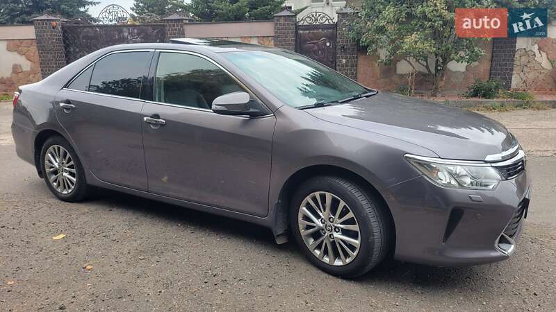 Седан Toyota Camry 2016 в Луцьку