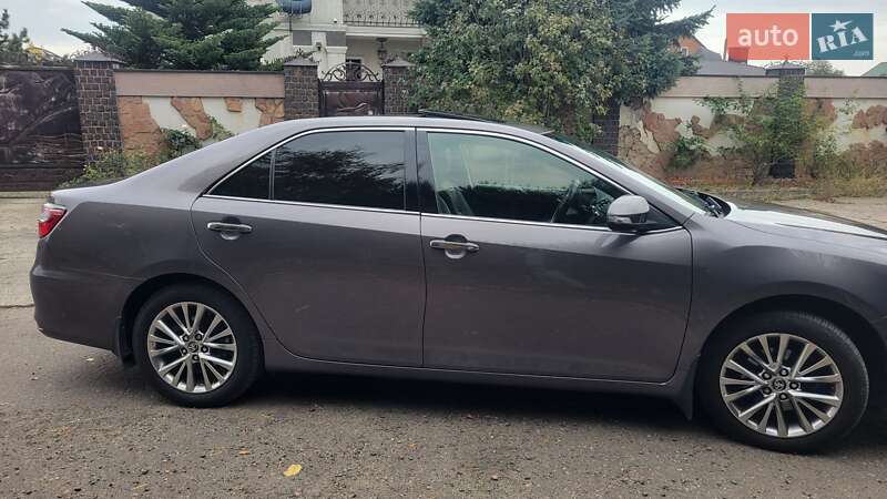 Седан Toyota Camry 2016 в Луцьку