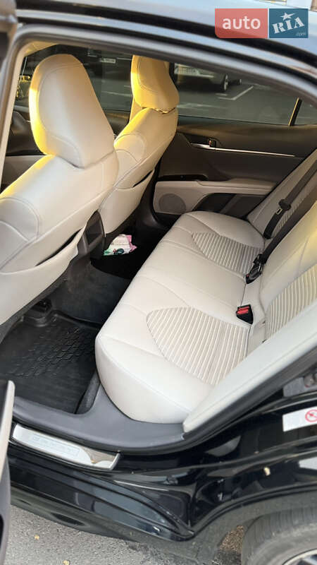 Седан Toyota Camry 2018 в Киеве фото 10 Седан Toyota Camry 2018 в Киеве