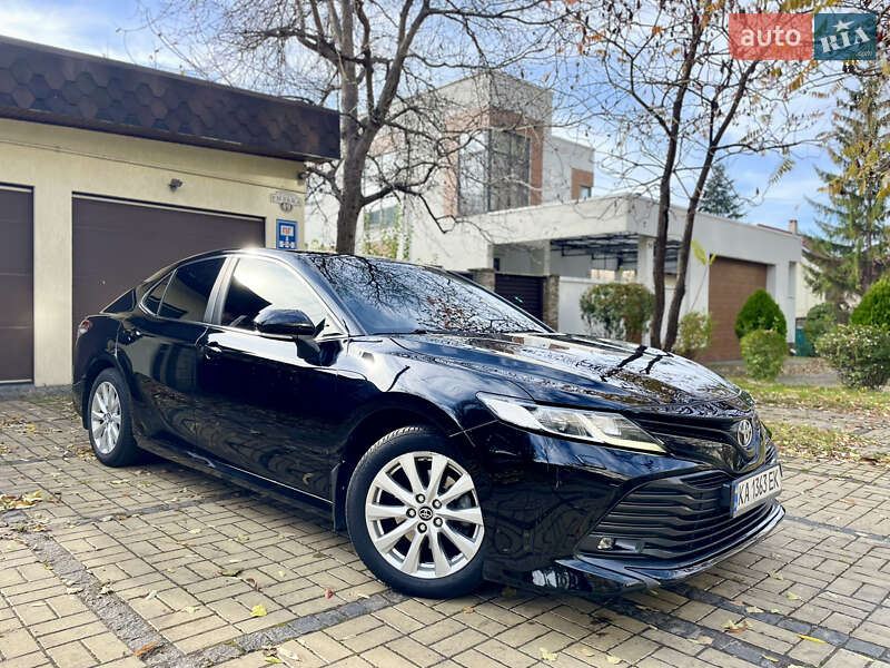 Toyota Camry 2019