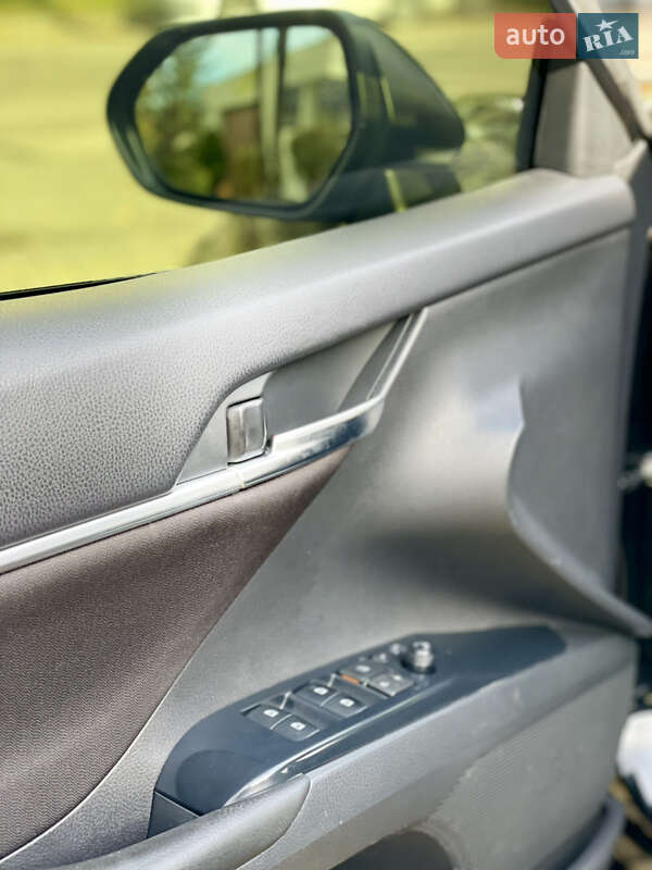 Седан Toyota Camry 2019 в Киеве фото 34 Седан Toyota Camry 2019 в Киеве