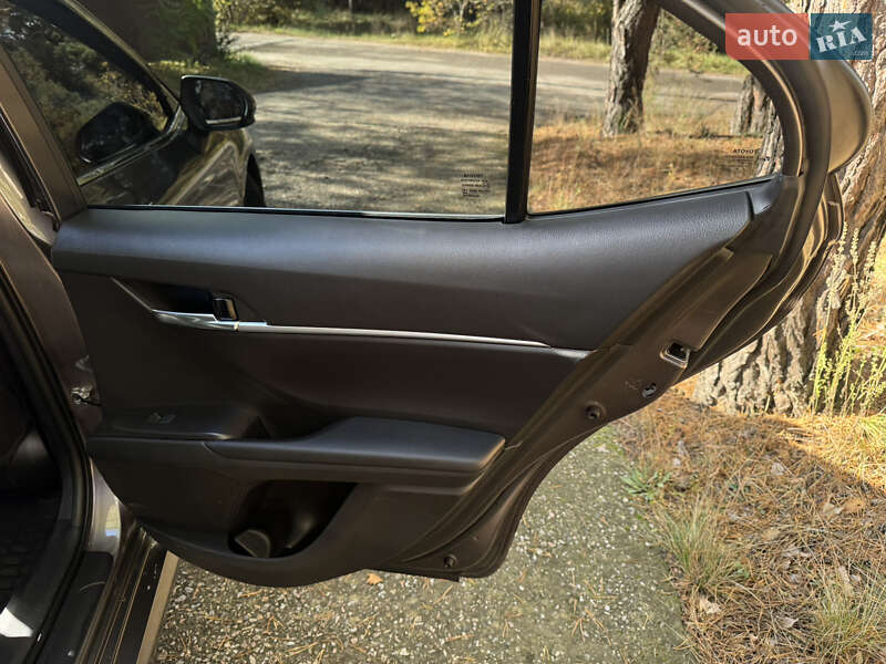 Седан Toyota Camry 2021 в Киеве