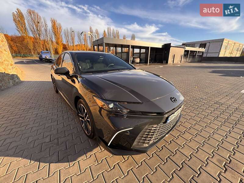 Седан Toyota Camry 2024 в Киеве
