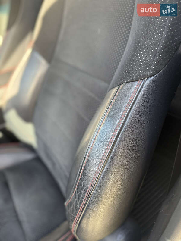 Седан Toyota Camry 2017 в Тернополе