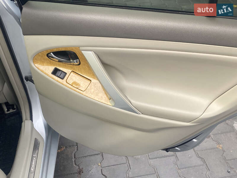 Седан Toyota Camry 2006 в Полтаві