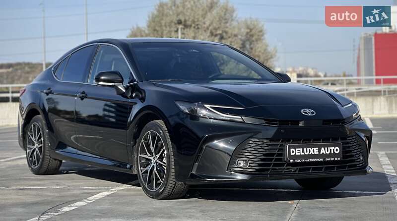 Седан Toyota Camry 2024 в Киеве
