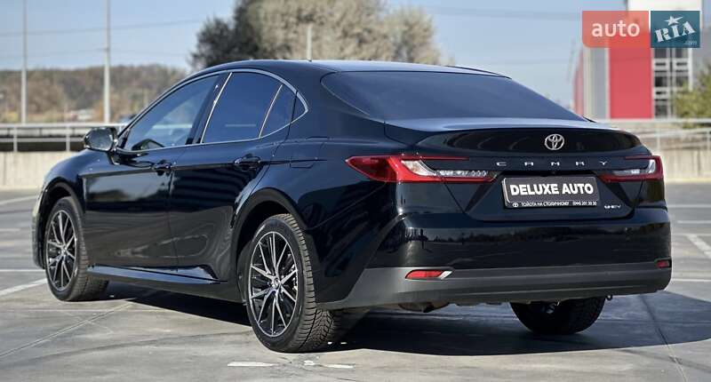 Седан Toyota Camry 2024 в Киеве