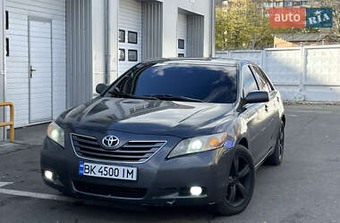 Седан Toyota Camry 2007 в Киеве
