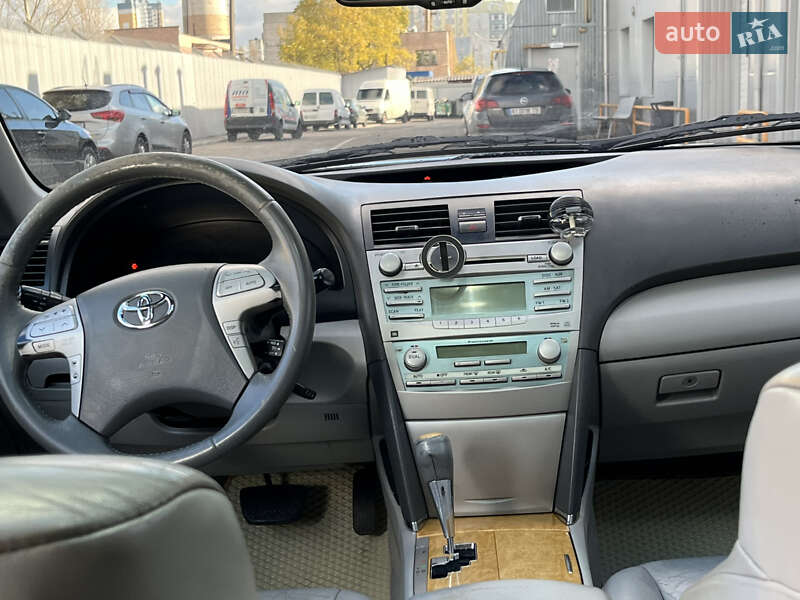 Седан Toyota Camry 2007 в Киеве
