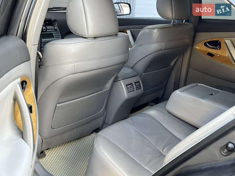 Седан Toyota Camry 2007 в Киеве