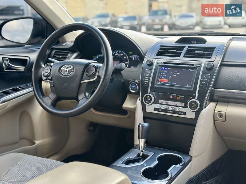 Седан Toyota Camry 2013 в Киеве фото 16 Седан Toyota Camry 2013 в Киеве