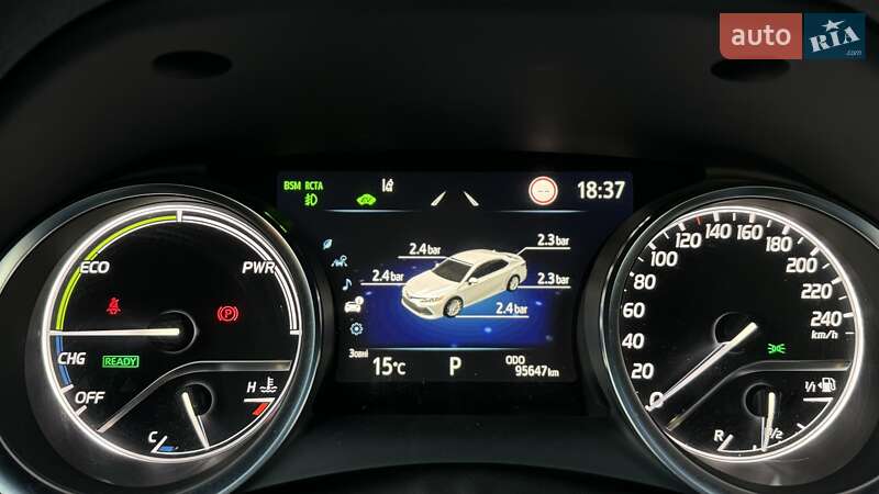 Седан Toyota Camry 2021 в Киеве