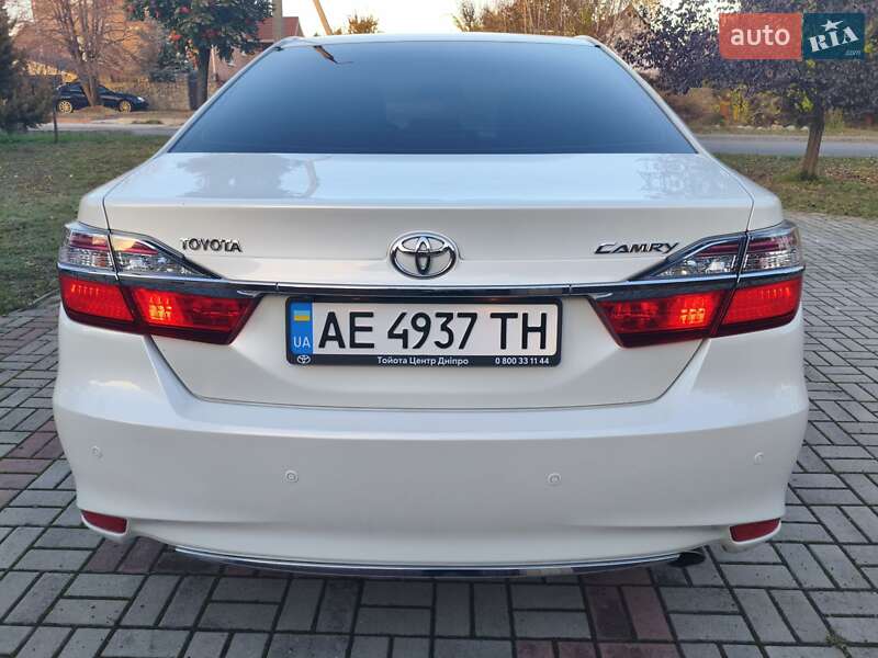 Седан Toyota Camry 2017 в Запорожье