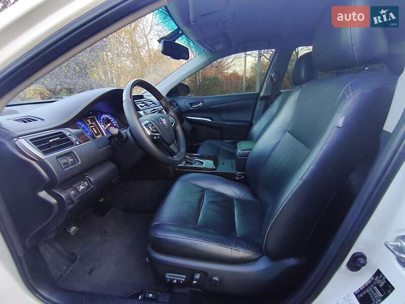 Седан Toyota Camry 2017 в Запорожье