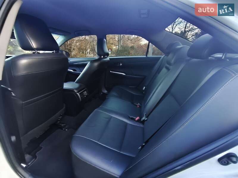 Седан Toyota Camry 2017 в Запорожье