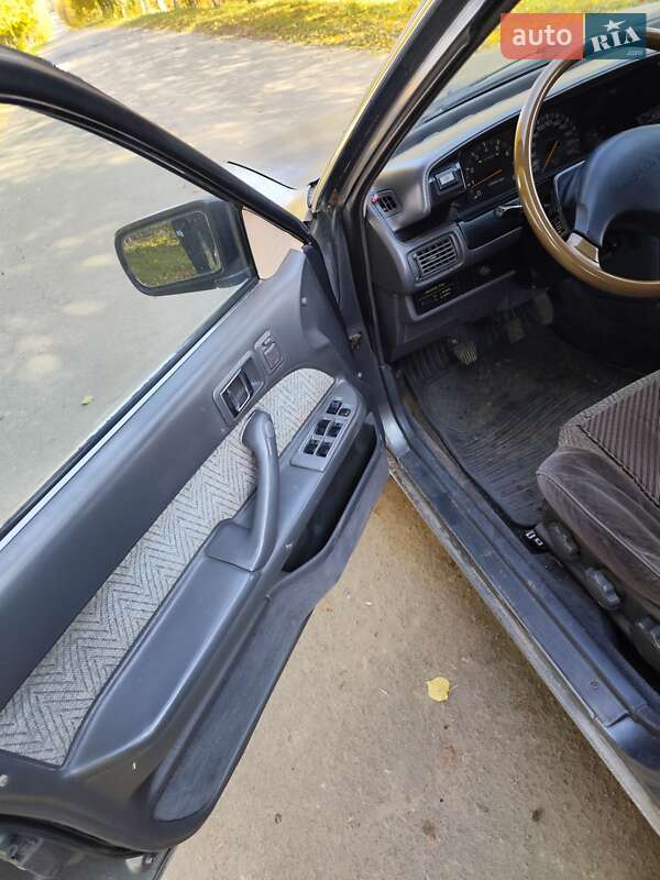 Седан Toyota Camry 1989 в Рівному